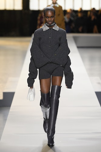 Şubat ayında Milano Hazır Giyim Moda Haftası kapsamında Gucci RTW Sonbahar 2024 defilesinde model...