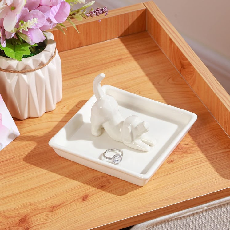 PUDDING CABIN Dog Ring Holder Dish 