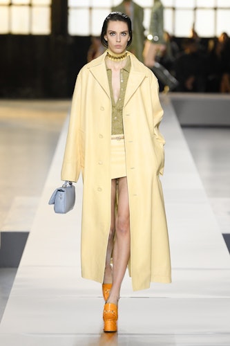 Şubat ayında Milano Hazır Giyim Moda Haftası kapsamında Gucci RTW Sonbahar 2024 defilesinde model...