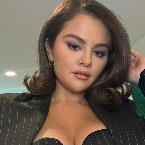 Selena Gomez curled bob