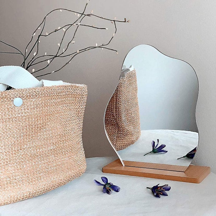 GUOJOZO Irregular Vanity Mirror