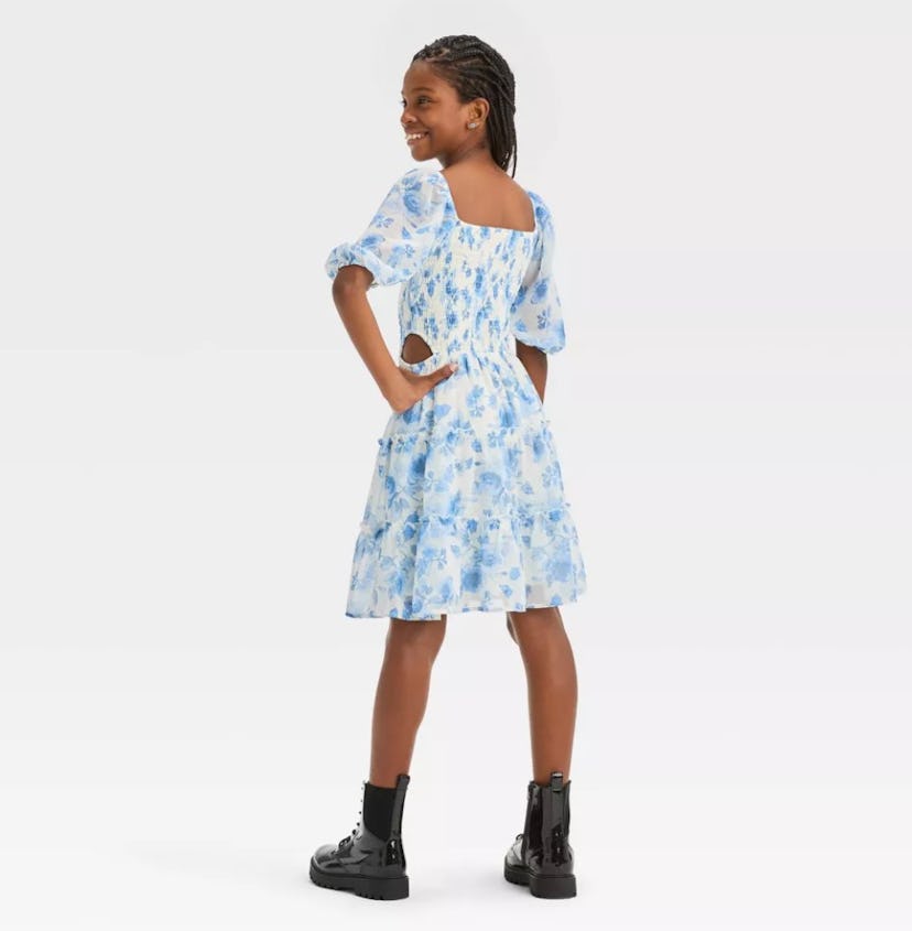 Girls' Smocked Bodice Cut Out Chiffon Dress - art class™ Blue Floral M