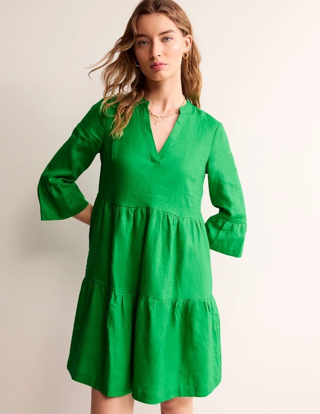 Kelly green linen dress, a perfect st. patrick's day outfit for women