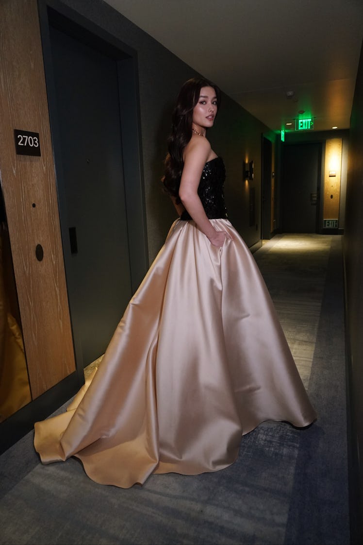 Liza Soberano from 'Lisa Frankenstein' shares a day in the life, going to the SAG Awards. 