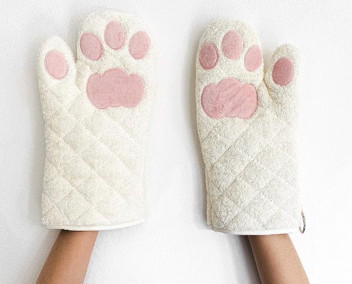 Cricket & Junebug Oven Mitts Cat Paws
