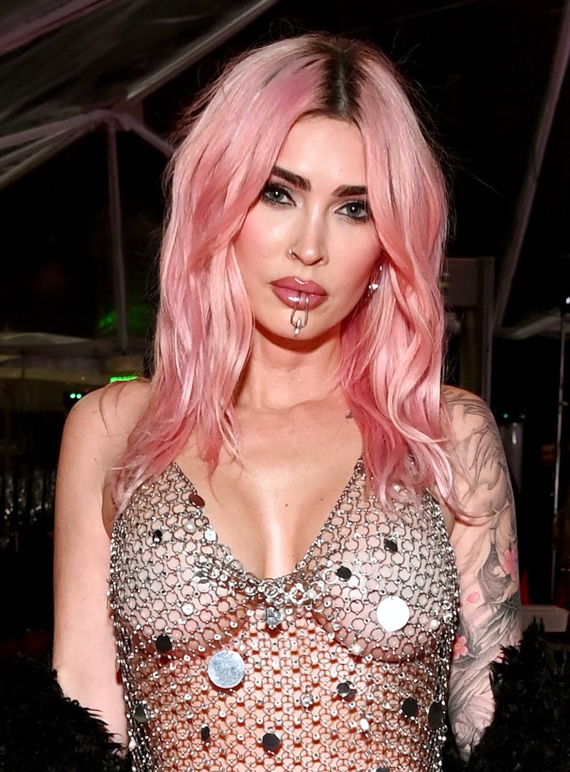 megan fox debuts blonde hair and a faux lip ring at the 2024 grammys viewing party