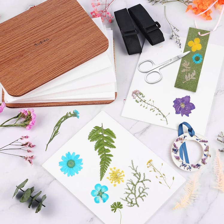 Suziko Flower Press Kit