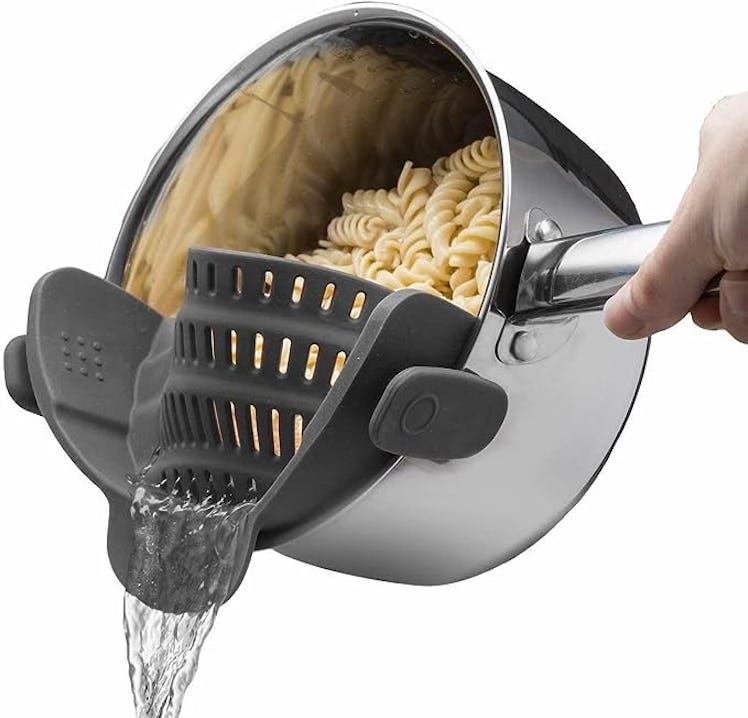 Kitchen Gizmo Snap N Strain Pot Strainer and Pasta Strainer