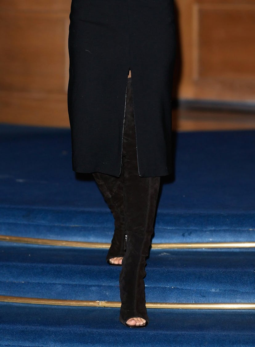 Emily Ratajkowski wears open-toe boots on February 27, 2024 in Paris, France.