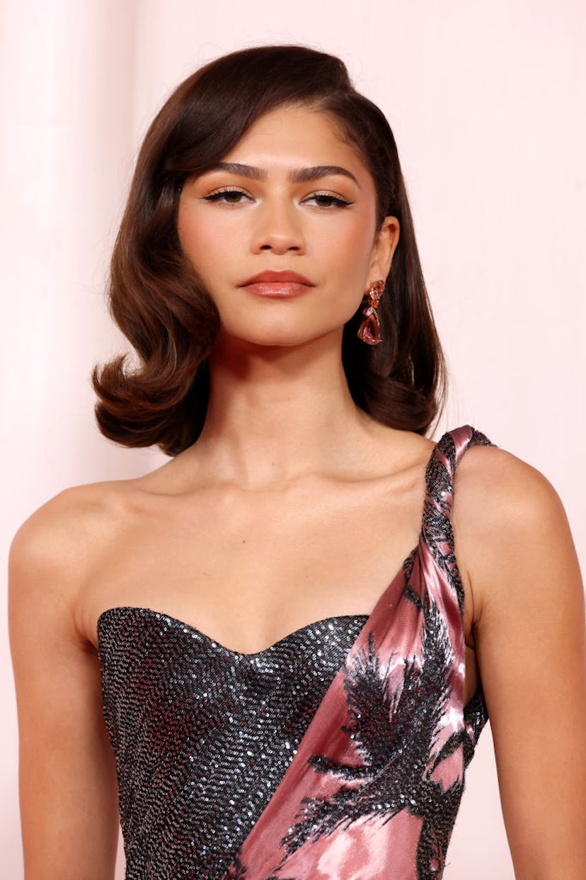 Zendaya’s Oscars 2024 hair was a retro flipped bob.