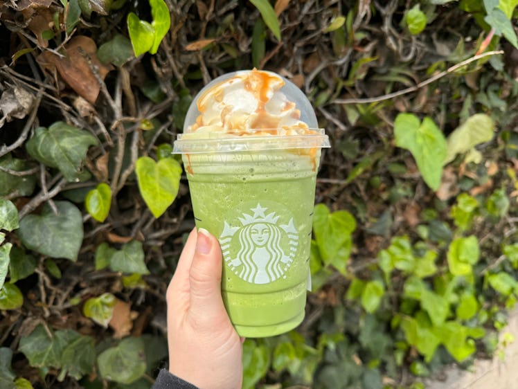I tried Starbucks' Luck of the Matcha Crème Frappuccino with caramel. 
