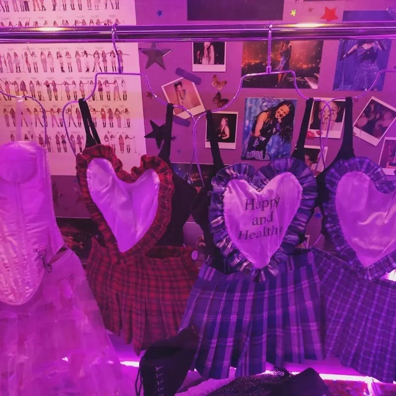 Olivia Rodrigo s GUTS World Tour Bus Experience Is A Teenage Dream olivia-rodrigo-s-guts-world-tour-bus-experience-is-a-teenage-dream