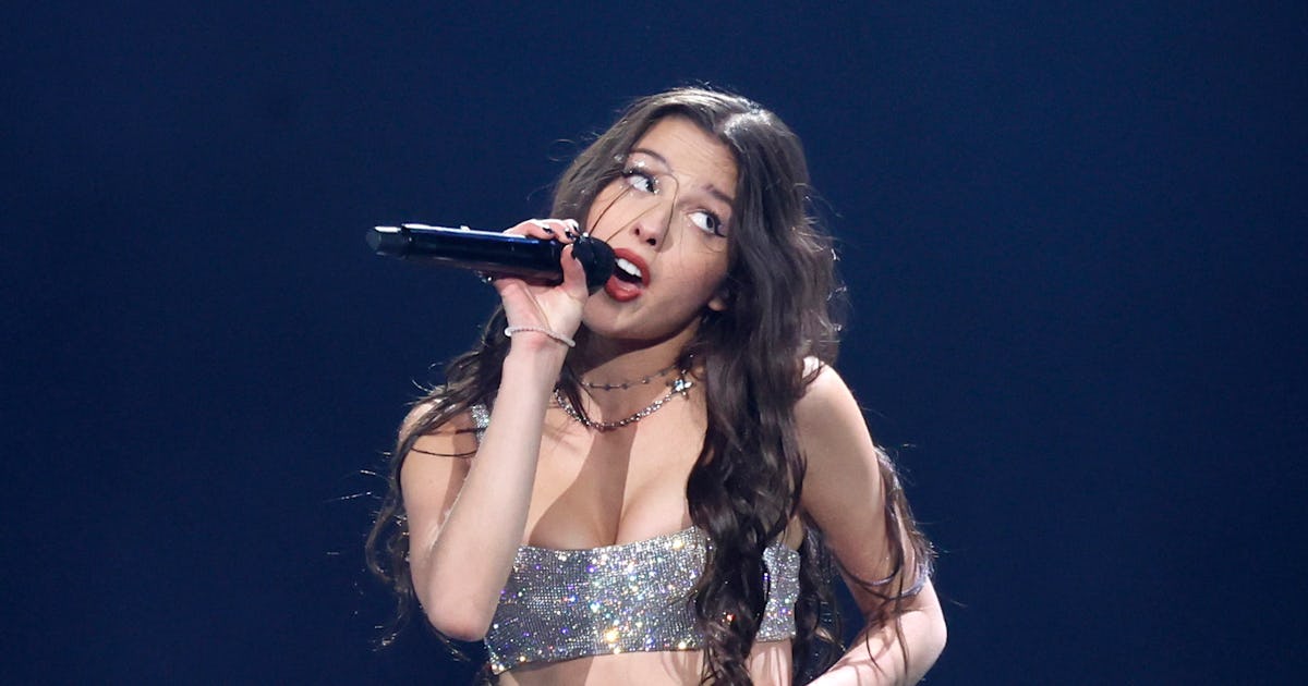 Olivia Rodrigo s GUTS World Tour Bus Experience Is A Teenage Dream olivia-rodrigo-s-guts-world-tour-bus-experience-is-a-teenage-dream