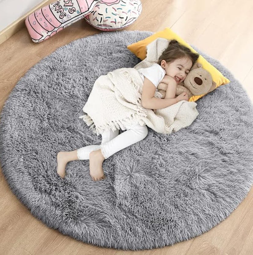 Gifeas Round Rug