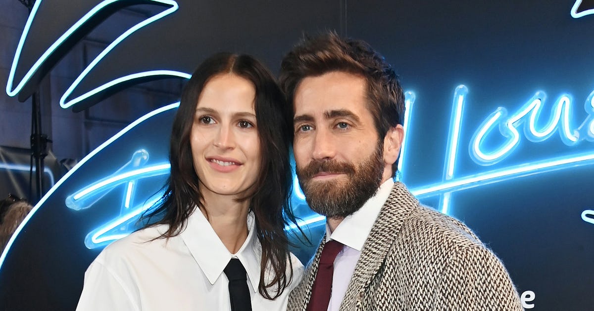 Jake Gyllenhaal & Jeanne Cadieu Match In Ties For Rare Couples Outing