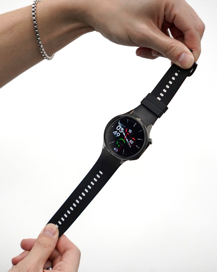 The OnePlus Watch 2 smartwatch silicone strap.