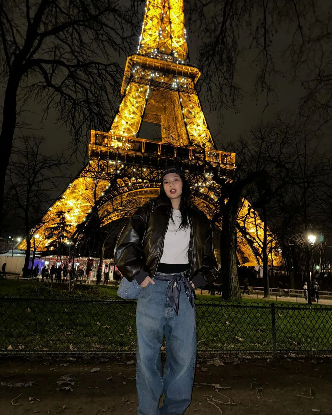 BLACKPINK JENNIE ポップアップin代官山 フーディ sizeM Blackpink's Jennie Kim Masters Off-Duty Fashion Week Style