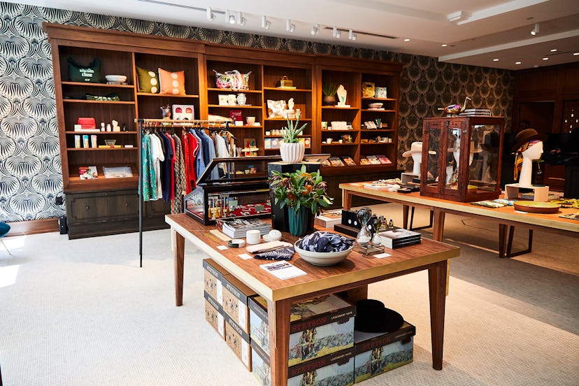 hotels with luxe boutique shops 