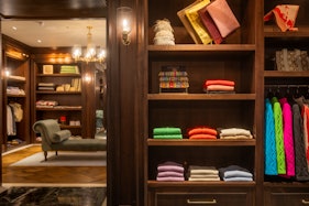 hotels with shopping boutiques 