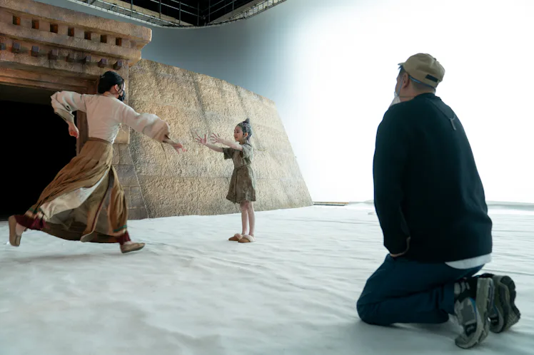 Problem Scenes Netflix's Latest Sci-Fi Epic Used a Surprising Alternative to the ...