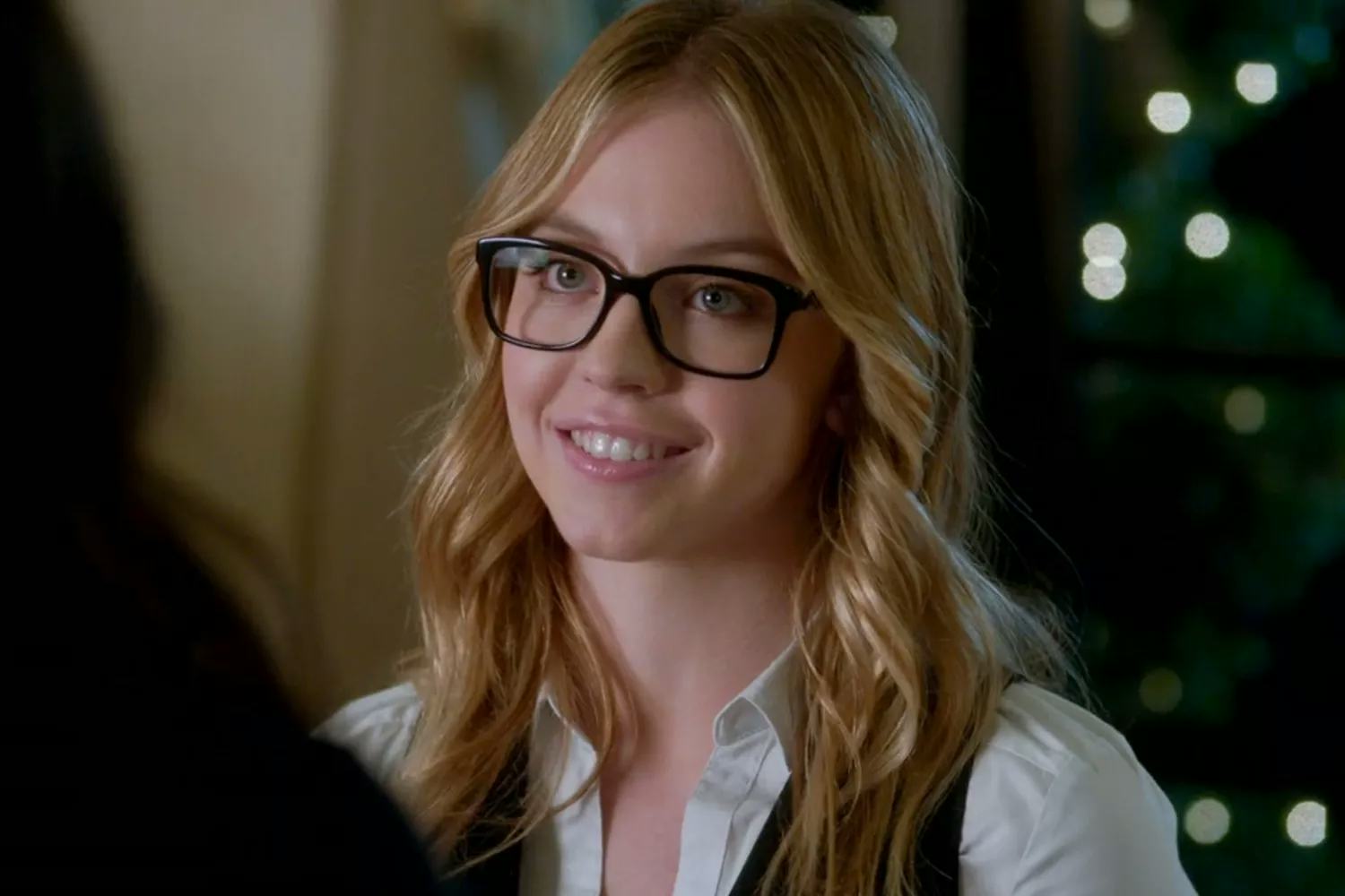 The 'Pretty Little Liars' Cast Sydney Sweeney Made A Cameo(01)