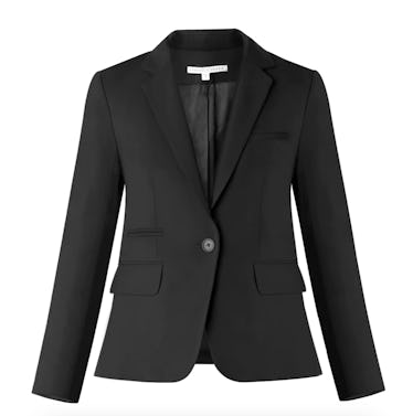 Dakota & Elle Fanning’s Contrasting Looks Are Sister Goals