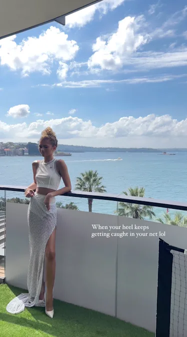 Zendaya, 'Challengers'ı tanıtmak için tenis forması giyen bir Instagram Hikayesi paylaşıyor.