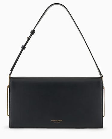 Dakota & Elle Fanning’s Contrasting Looks Are Sister Goals