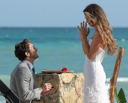 Joey e Kelsey titolano gli spoiler finali della stagione 28 di “The Bachelor”. Joey e Kelsey titolano gli spoiler finali della stagione 28 di “The Bachelor”.