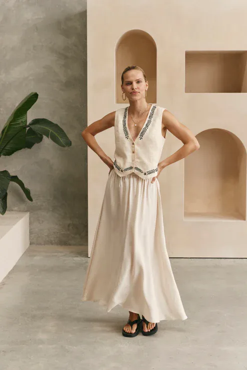 13 Graduation Guest Outfit Ideas To Wear To Someone Else's Ceremony
