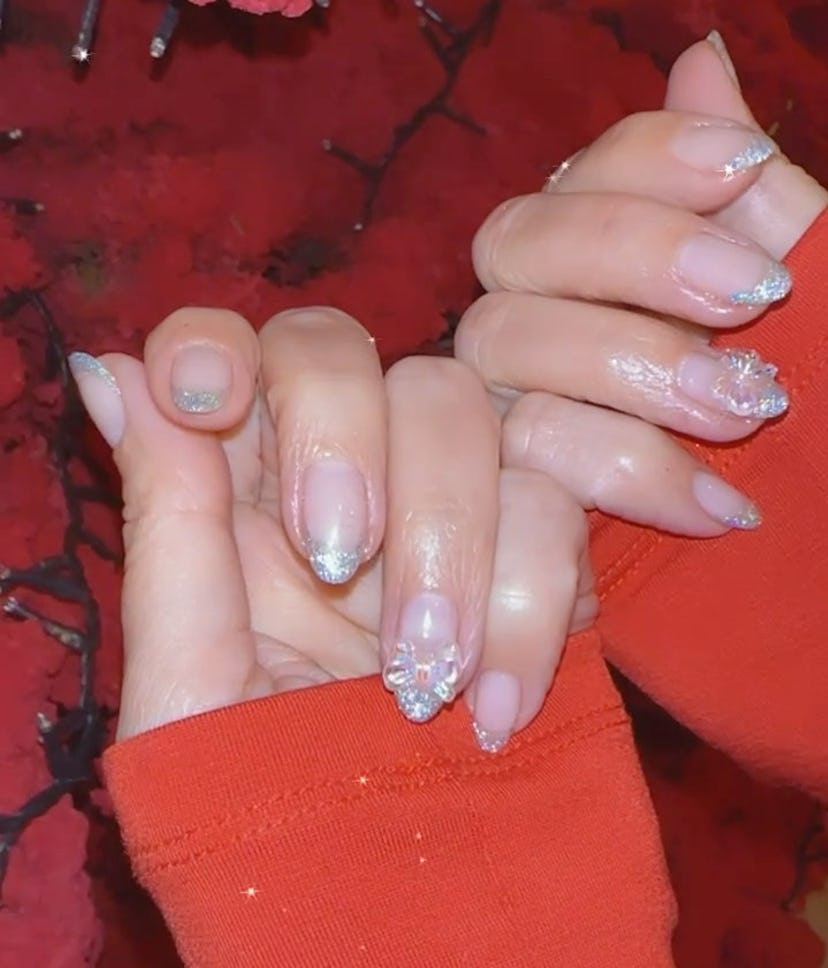 Kourtney Kardashian bow nails