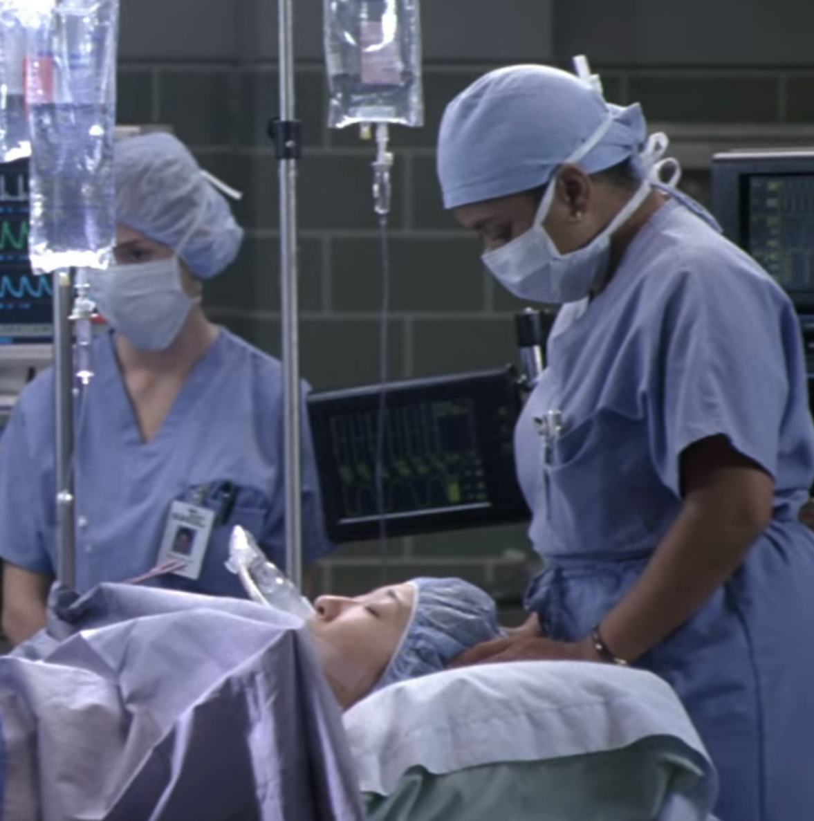 Dr. Bailey and Cristina on &lsquo;Grey&rsquo;s Anatomy.&rsquo; Screenshot via Netflix
