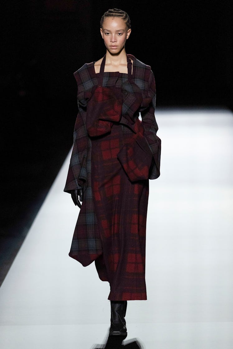 A model walks the runway during the Yohji Yamamoto Ready to Wear Fall/Winter 2024-2025 fashion show ...