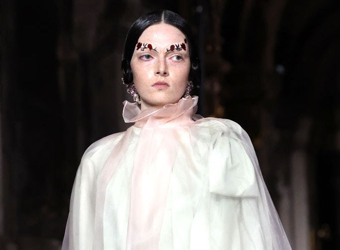 Jazz Age beauty is trending.