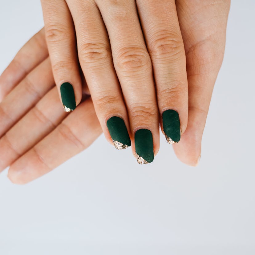 Green and gold St. Patrick's Day nails 2024