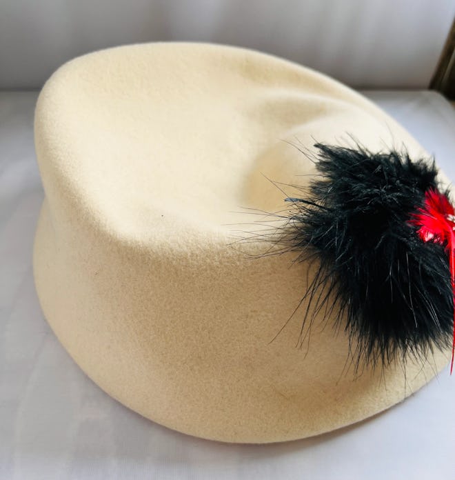 Womens Hat Cream Feather Tam 1940s