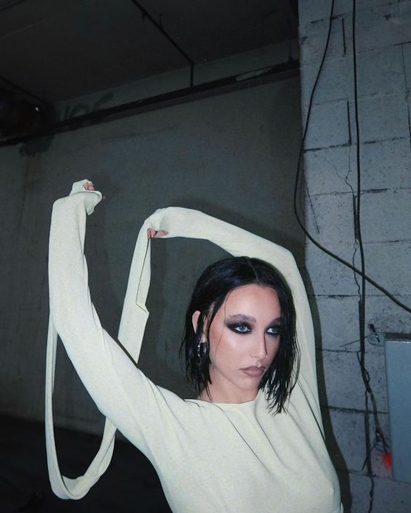 Grunge makeup is on-trend for spring 2024.