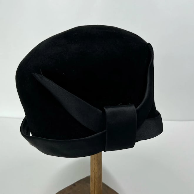 Vintage Black Velvet Cloche Hat 