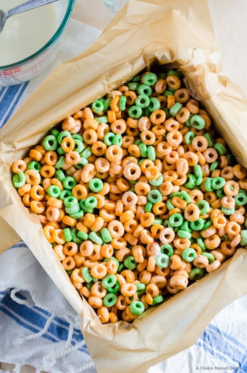 Breakfast cereal bars with apple jacks, which would make delicious green St. Patrick's Day treats.