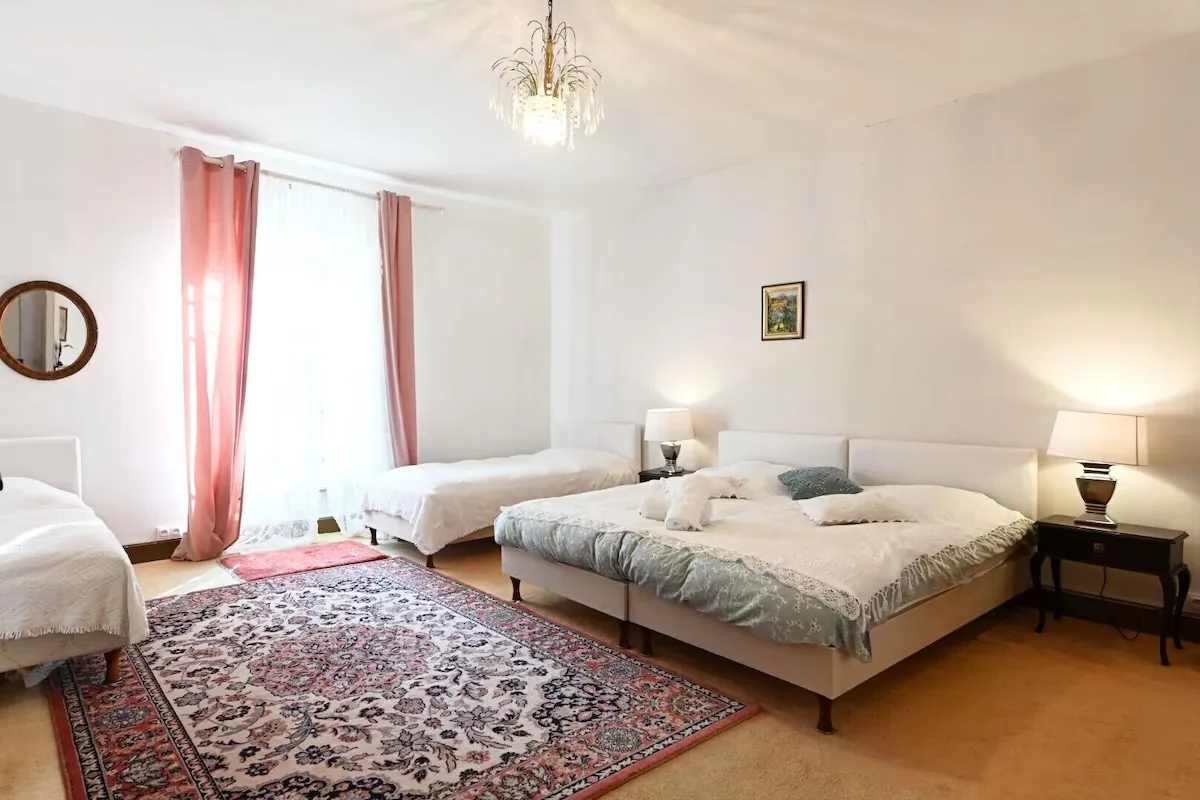 The 'Vanderpump Villa' rental on Vrbo has cottages with multiple bedrooms for many guests. 