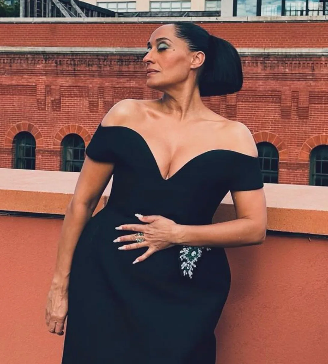 tracee ellis ross blue dress Tracee Ellis Ross Ross Royal Blue Dress Tracee Ellis Ross 2018 AMAs Looks:  The Black Designers