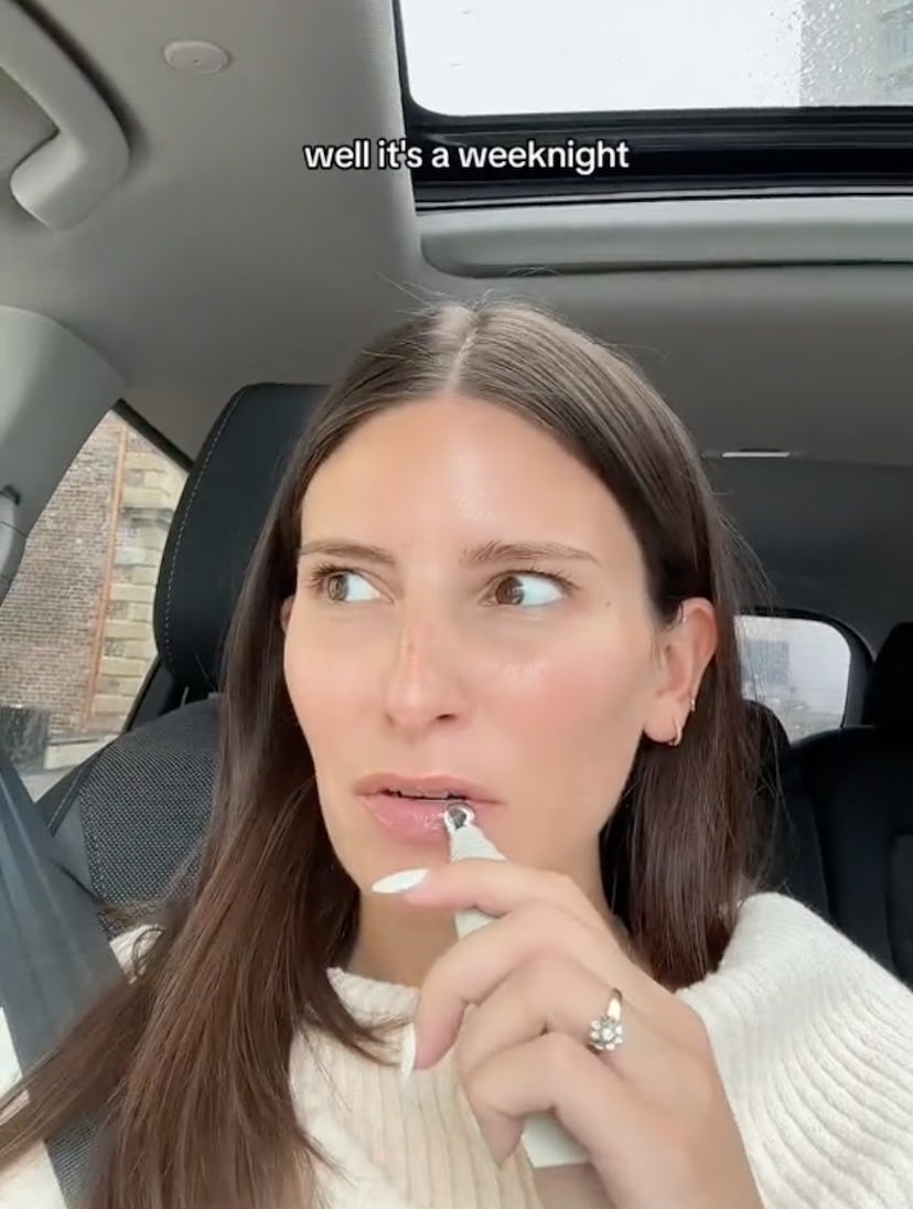 What is a hook on social media? It draws the viewer in.