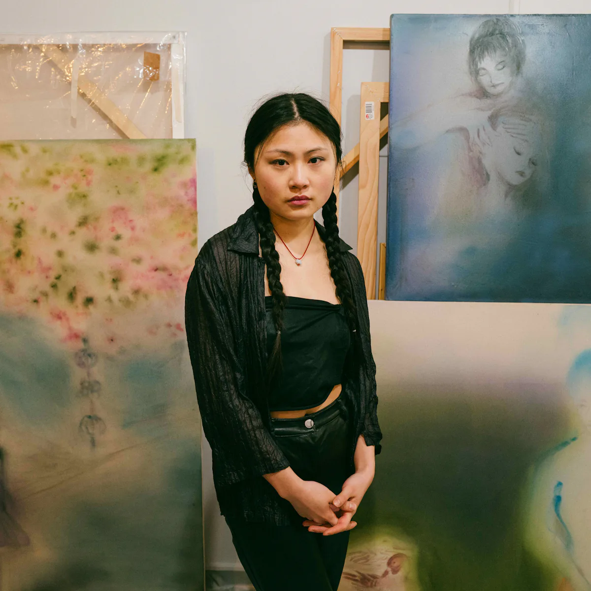 Отголоски эротики Цинзы Гу 1 Artist Xingzi Gu's Dreamy Paintings Explore the Dark Side of Coming of Age