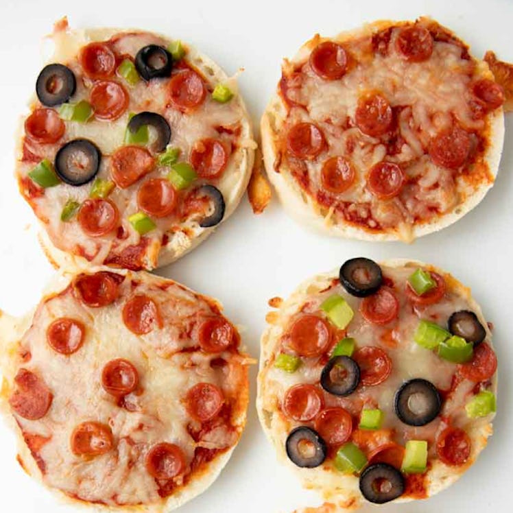 English muffin pizza is an easy toddler lunch ideas.