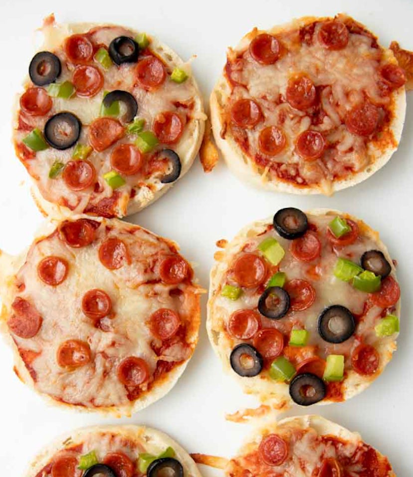 English muffin pizza is an easy toddler lunch ideas.