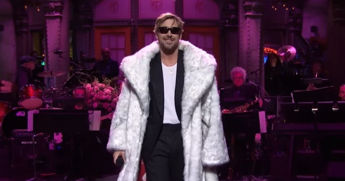 Ryan Gosling Reimagined "All Too Well" In His 'SNL' Monologue