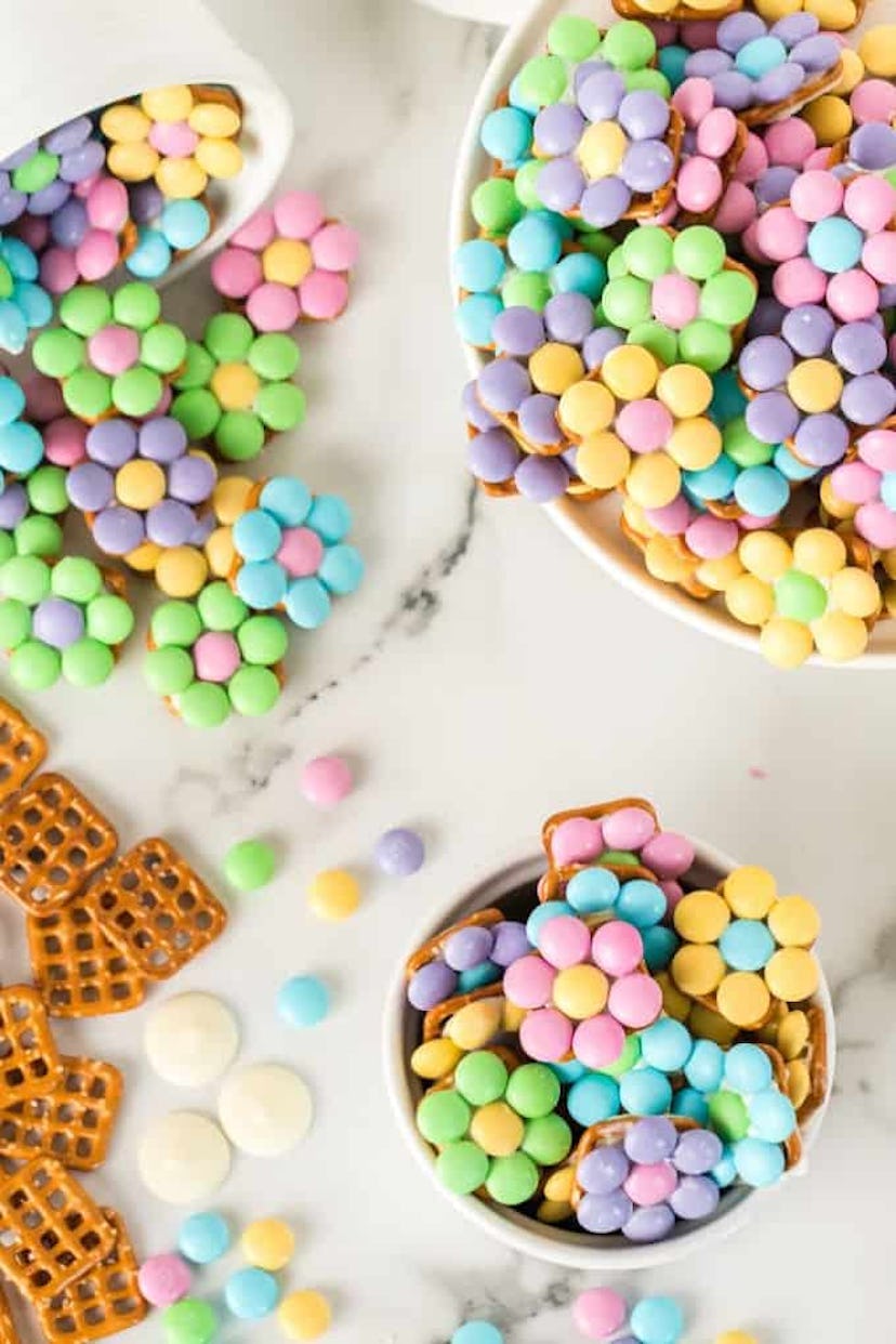Flower M&M pretzel bites, in a list of Earth Day snacks and snack ideas.