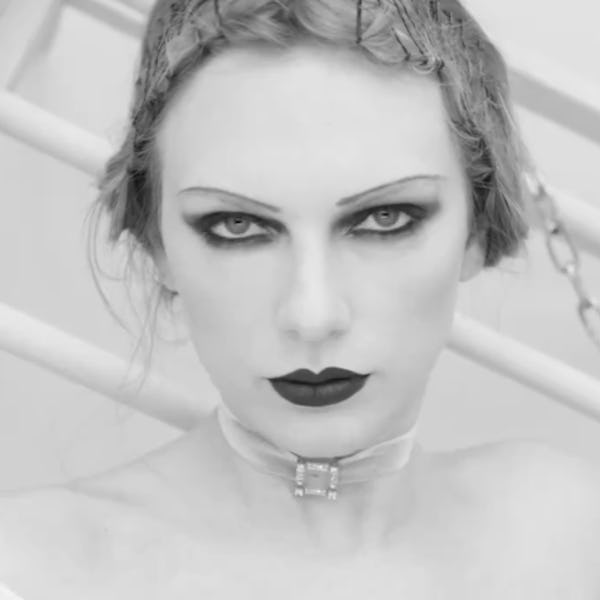 Taylor Swift skinny brows music video