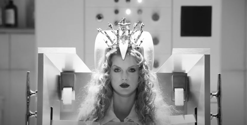 Taylor Swift’s Fortnight music video reminds many fans of Emma Stone in Poor Things.