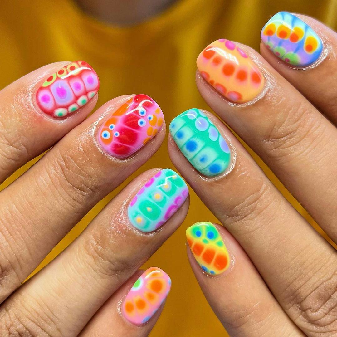 Retro nail designs made with &ldquo;blooming gel&rdquo; polish are on-trend.
